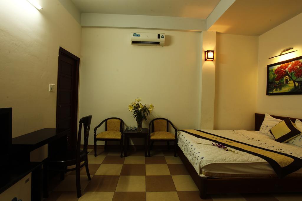 Camry Hotel Дананг Екстериор снимка