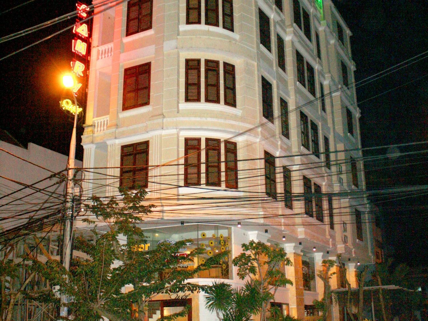 Camry Hotel Дананг Екстериор снимка