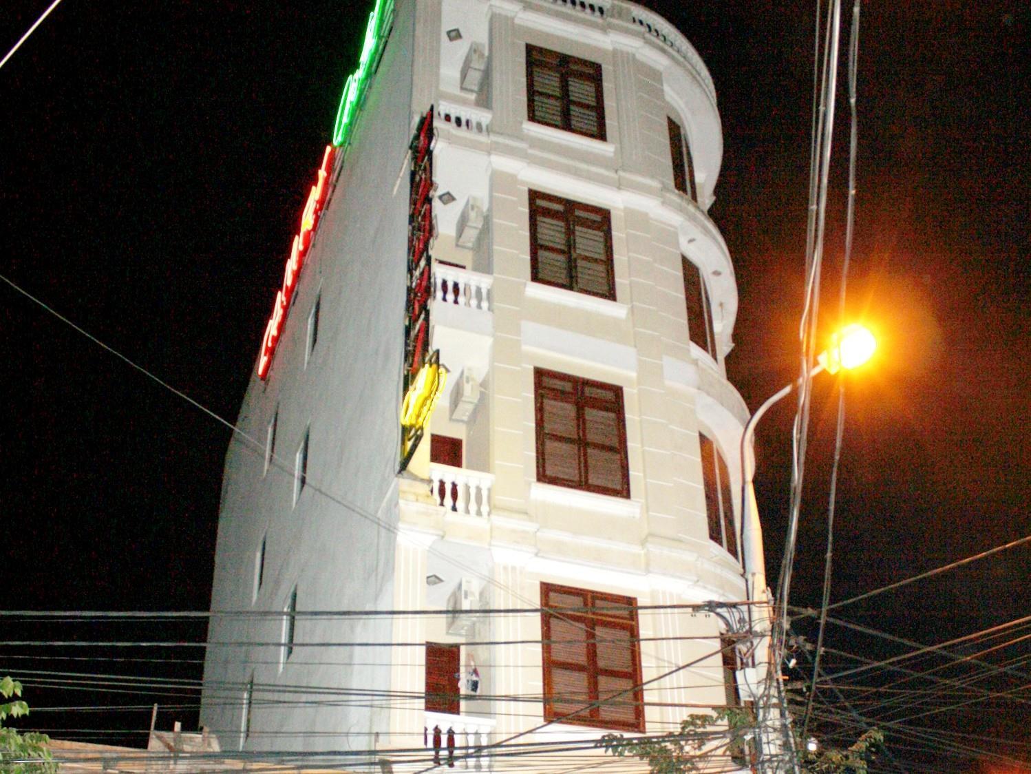 Camry Hotel Дананг Екстериор снимка